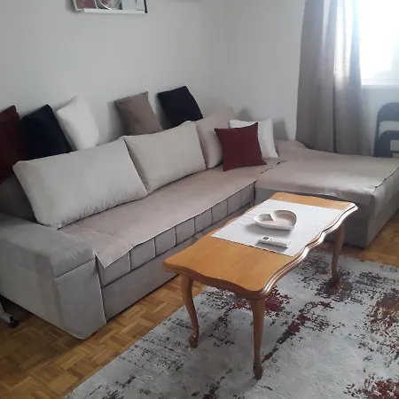 Feel Like Apartment