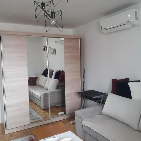 Feel Like Apartment