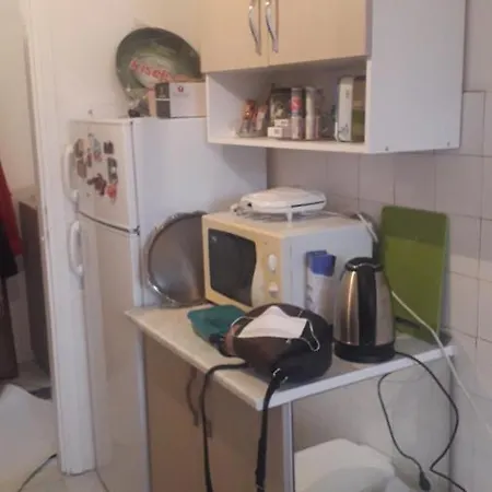 Feel Like Apartment