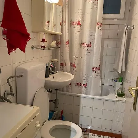 Feel Like Apartment *