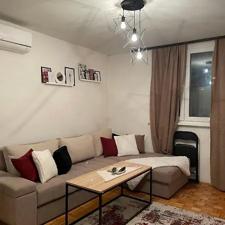 Feel Like Apartment